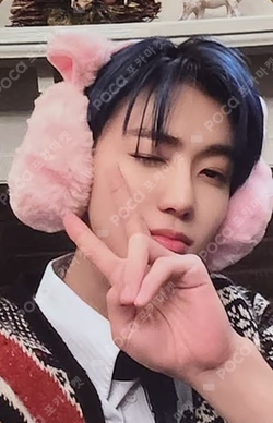 2022 PINK CHRISTMAS PHOTO CARD RANDOM PACK