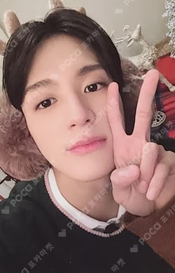 2022 PINK CHRISTMAS PHOTO CARD RANDOM PACK