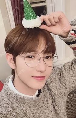 2022 PINK CHRISTMAS PHOTO CARD RANDOM PACK