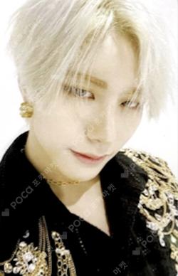 VOICE : The future is now APPLEMUSIC SEUNGSIK photocard image