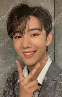 DISHARMONY : STAND OUT WEVERSE INTAK photocard image