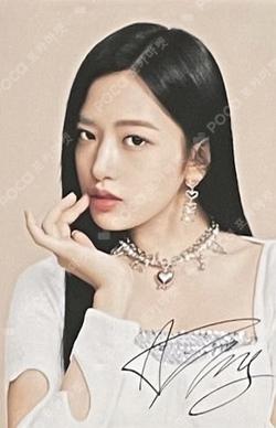 ViVi YUJIN photocard image