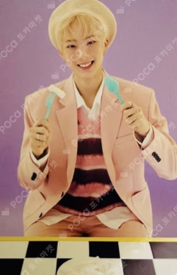 2023 SEASON’S GREETINGS FORTUNE TRADING CARD
