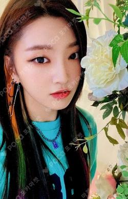 We play FAN SIGNING EVENT PARK SOEUN photocard image