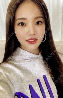 We play FAN SIGNING EVENT LEE SOOJIN photocard image