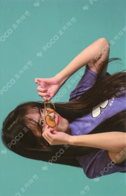 2018 SEASON'S GREETINGS IU photocard image