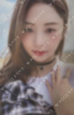 ANTIFRAGILE TOU Creculture HUH YUNJIN photocard image
