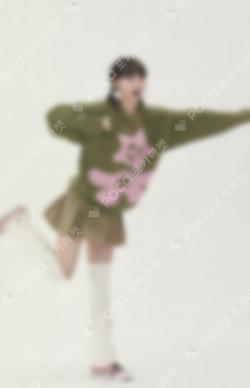 LE SSERAFIM KIM CHAEWON photocard image