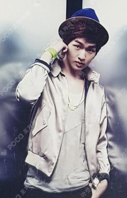 Juliette Japan ONEW photocard image