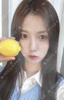 LOVESTRUCK! APPLEMUSIC YUJIN photocard image