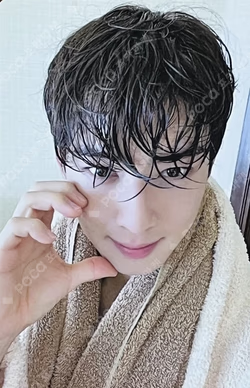 2022 OFFICIAL PHOTO BOOK [MAGAZINE]