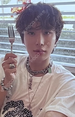 Ay-Yo SLIT SWEATSHIRT + PHOTO CARD SET