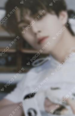 Seventeen JOSHUA photocard image