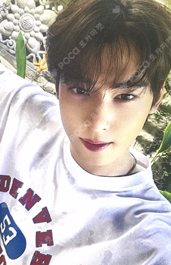 2022 OFFICIAL PHOTO BOOK [MAGAZINE] APPLEMUSIC