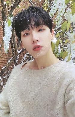 SALUTE : A NEW HOPE NEW VER. JEON WOONG photocard image