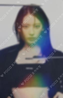 UNFORGIVEN COMPACT Ver. WEVERSE JAPAN SAKURA photocard image