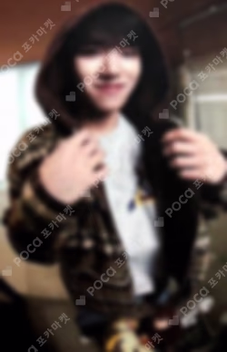 WHO! UNIVERSAL RIWOO photocard image