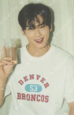 2022 OFFICIAL PHOTO BOOK [MAGAZINE] TRADING CARD