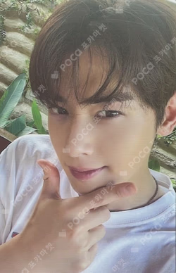 2022 OFFICIAL PHOTO BOOK [MAGAZINE]