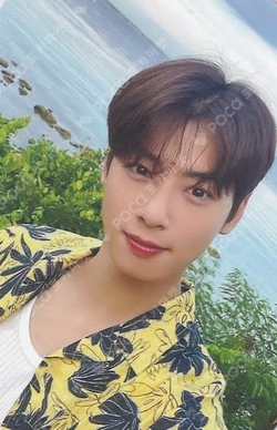 2022 OFFICIAL PHOTO BOOK [MAGAZINE] APPLEMUSIC ChaEunwoo photocard image