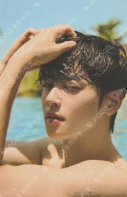 2022 OFFICIAL PHOTO BOOK [MAGAZINE] TRADING CARD