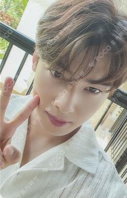 2022 OFFICIAL PHOTO BOOK [MAGAZINE] ChaEunwoo photocard image