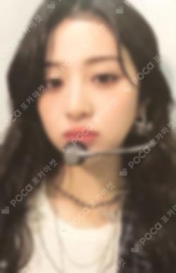 LE SSERAFIM HUH YUNJIN photocard image