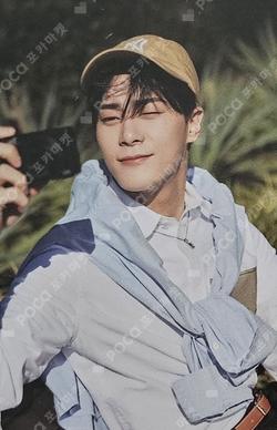 2022 OFFICIAL PHOTO BOOK [MAGAZINE] TRADING CARD 3 MOONBIN photocard image