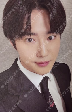 SMTOWN LIVE 2022 : SMCU EXPRESS  HUMAN CITY SUWON INVITATION + BADGE SET