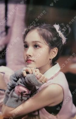 STAYC ✕ MOMENTICA WELCOME CAFE J photocard image