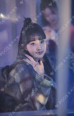 STAYC ✕ MOMENTICA WELCOME CAFE Yoon photocard image