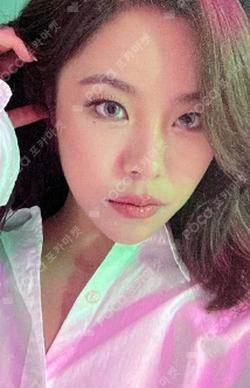 WHEE KTOWN4U LUCKY DRAW Whee In photocard image