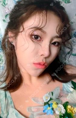 WHEE APPLEMUSIC C Whee In photocard image