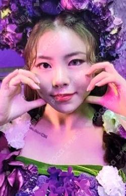 WHEE APPLEMUSIC E Whee In photocard image