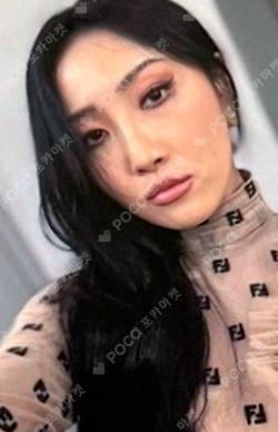 Guilty Pleasure WHOSFAN LUCKY DRAW Hwa Sa photocard image