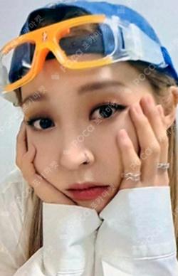 6equence Moon Byul photocard image