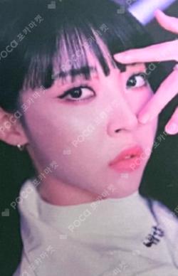 MAMAMOO Moon Byul photocard image