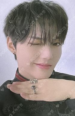 REBOOT POP-UP STORE TRADING PHOTO CARD