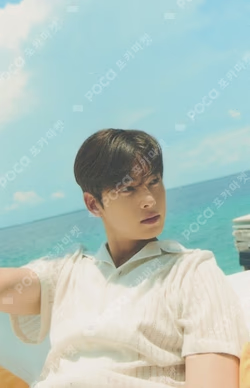 2022 OFFICIAL PHOTO BOOK [MAGAZINE] TRADING CARD