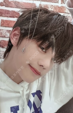 THE MOVING SEOUL NECKLACE