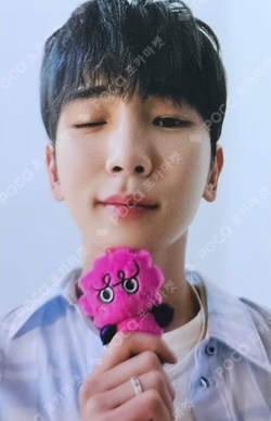 THE MOMENT OF Shine CHARACTER PHOTO CARD HOLDER KEYRING