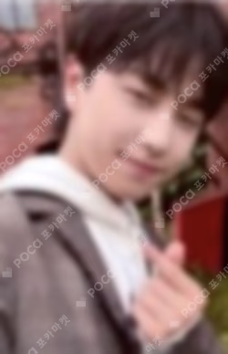 First Howling : ME UNIVERSAL LUCKY DRAW TAKI photocard image