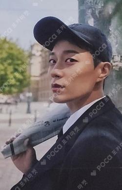 YOON DUJUN - OFFICIAL PHOTO BOOK [HIS INSTANT MOMENTS] TRADING CARD