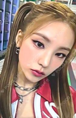 ITZY YEJI photocard image