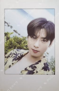 2022 OFFICIAL PHOTO BOOK [MAGAZINE] ONLY KIT