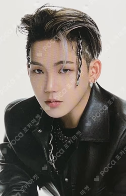 REBOOT POP-UP STORE TRADING PHOTO CARD