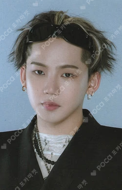 REBOOT POP-UP STORE TRADING PHOTO CARD