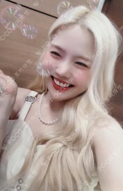 Golden Hourglass MAKESTAR