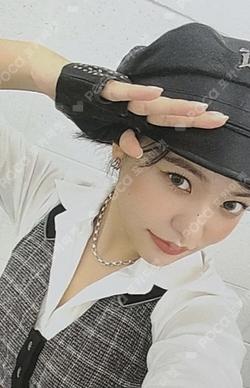 Red Velvet YERI photocard image