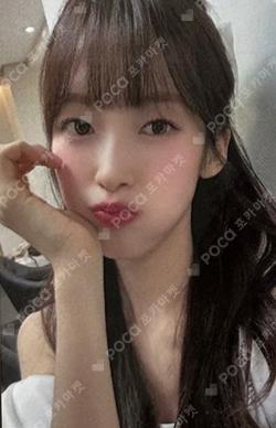 Golden Hourglass EVERLINE ARIN photocard image